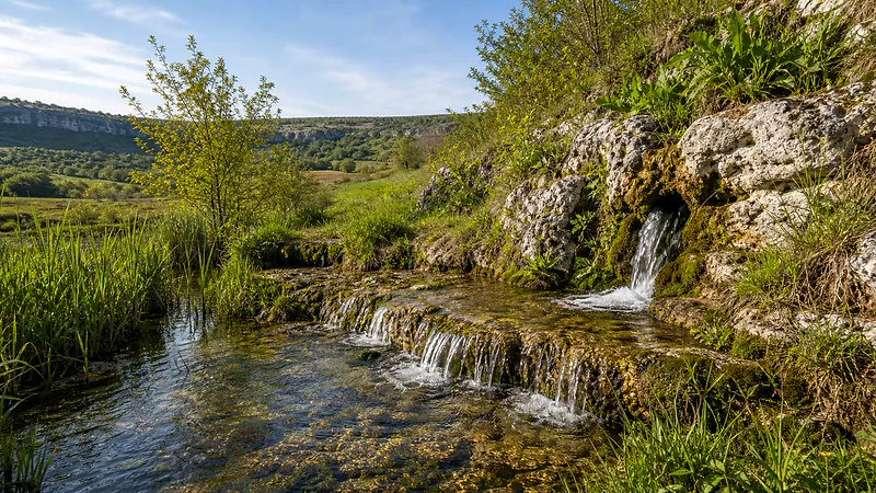 Водопад-источник у Жора-де-Мижлок